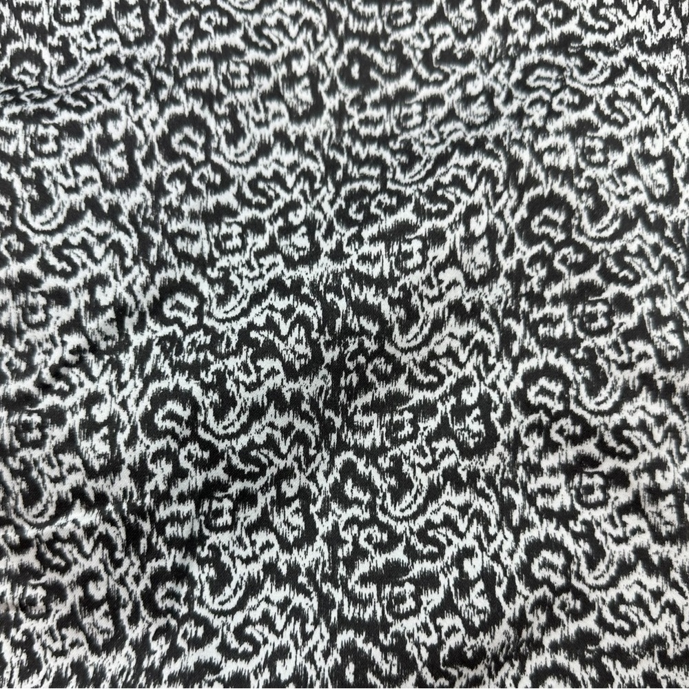 J. CREW: Printed “The Pencil Skirt” - Size 2 - Picture 2 of 7